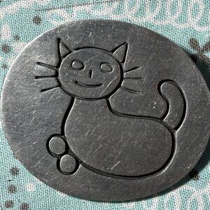 B89 Signed Designer Lena Guyot ~ Cute Vintage Pewter jewelry Cat Pin Brooch